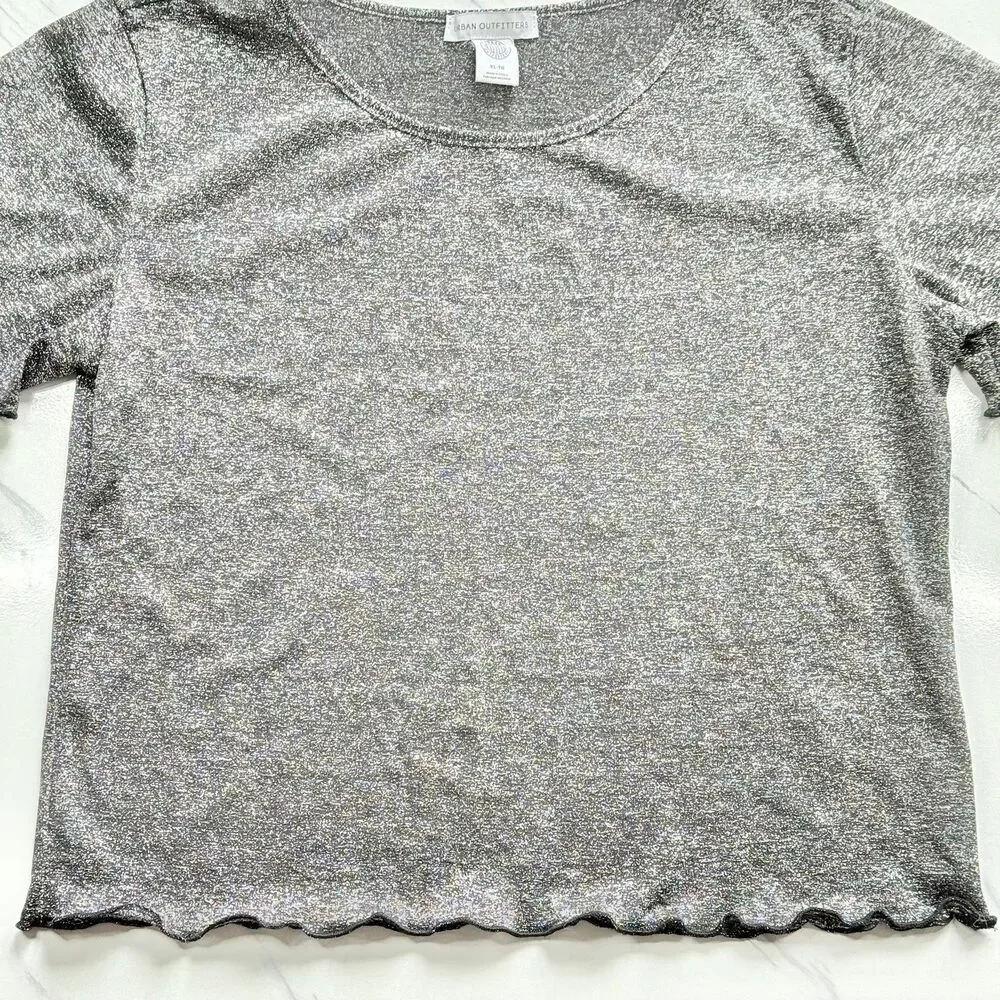 EUC Urban Outfitters Shimmer Y2K Baby T Silver Metallic Crop Top Lettuce Hem XL - Picture 3 of 13
